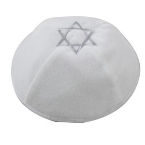 כיפה 20 סמ פלוש לבן עם ריקמת מגן דוד