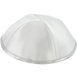 כיפה סטן לבן פס כסף מהודר 15 סמ