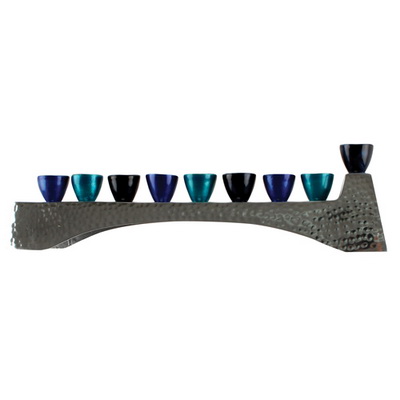 חנוכיה אלומניום מרוקע עם קנים גוון כחול 30.5x7 סמ