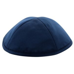 כיפה סטן דלוקס לבן כחול כהה 19 ס"מ עם מקום לסיכה