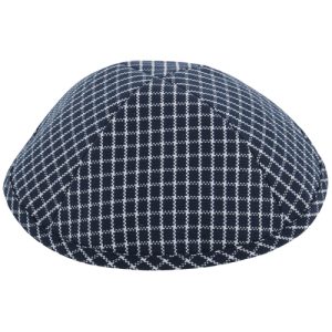 כיפה בד 19 ס"מ כחול עם ריבועים לבנים