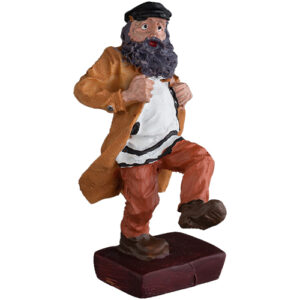 חסיד פוליריזן עומד על במה ורוקד 11 ס"מ