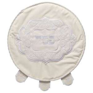 כיסוי פסח קטיפה לבנה עם ריקמה ואבנים