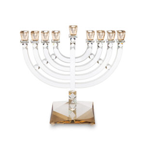 חנוכייה קריסטל שקוף קנים זהב עם בסיס זהב מרובע עם פאות 33סמ