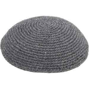 כיפה סרוגה 17 ס"מ אפור כהה חלק - 12 יח